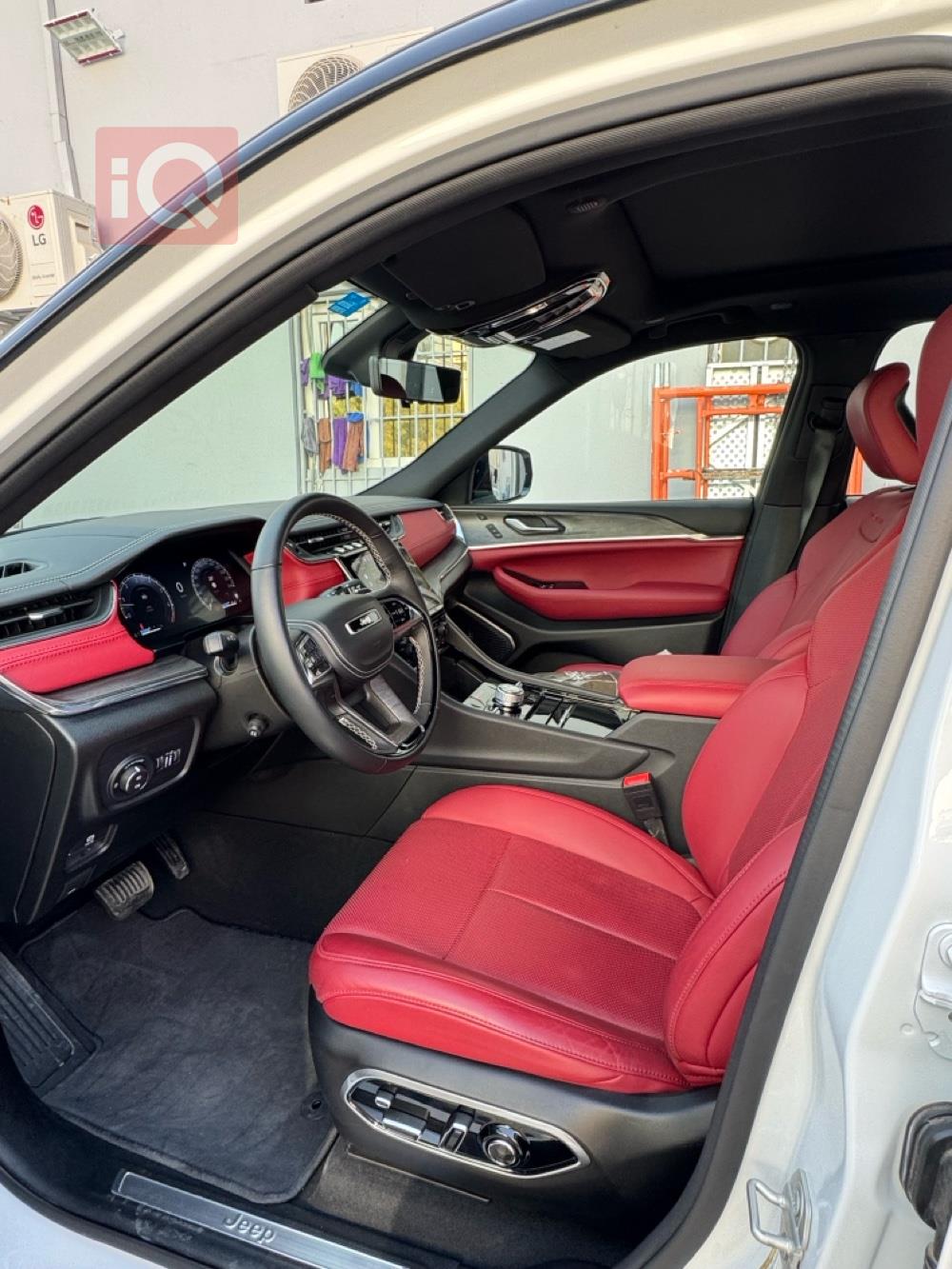 جیپ گراند شیرۆکی